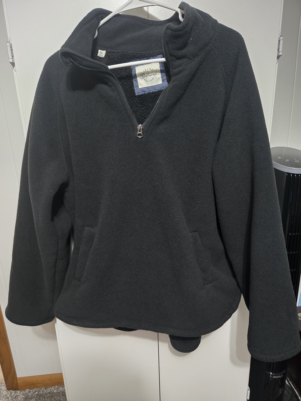 Jachs Girlfriend New York Black Fleece Zip Pullover